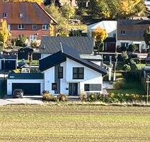 Modernes Einfamilienhaus mit Doppelgarage und Garten - Altenbeken