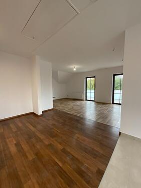 Foto - *Ruhige TRAUMWOHNUNG – Erstbezug, 2 Balkone, Garage*