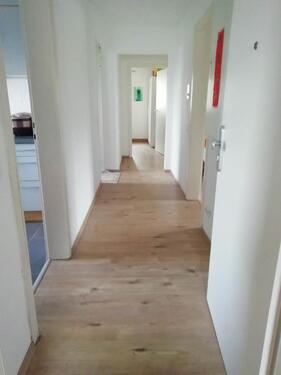 Foto - ein Zim. frei von möbiliziert Vier Zimmer Wohnung 7Km von Zentrum