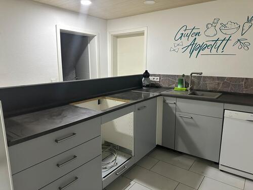 Foto - Großzügige 3 Zimmer Wohnung mit Balkon, Terrasse und Stellplätzen