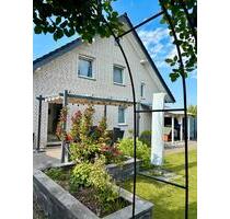 6 Zi-Einfamilienhaus mit ausgebautem UG, Sauna und Fitnessraum - Niederzier