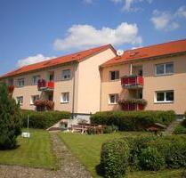 NEU renov. 3-Zimmer-Wohnung im Erdgeschoss zu vermieten. Balkon + neues Bad + Gäste WC - Bad Rodach