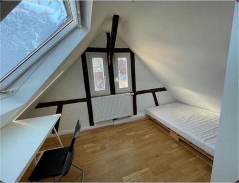 Foto - 3 Zimmer in 5-er WG frei (ab sofort)