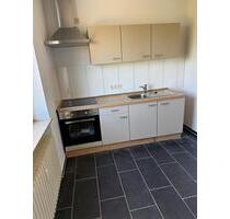 FRISCH RENOVIERTE 2 ZKB MIT BALKON & EBK – ZENTRAL GELEGEN IN WILHELMSHAVEN – IDEAL FÜR SINGLES ODER PAARE