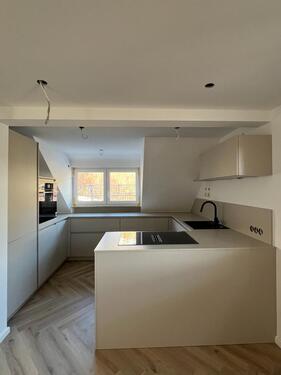 Foto - 4.5 Zimmer Dachgeschoßwohnung zur Miete in Stuttgart