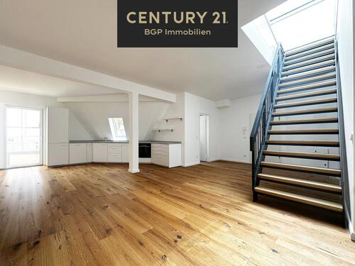 Foto - Zwei-Zimmer-Altbauwohnung mit Terrasse - DG re.