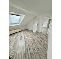 Exklusive 5-Zimmer-Dachgeschosswohnung - Wuppertal Eckbusch