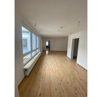 City-Wohnung in Bad Kreuznach: 5-Zimmer-Küche-Bad mit Balkon - frisch renoviert