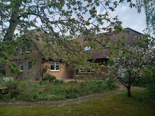 Foto - 13 Zimmer Mehrfamilienhaus, Wohnhaus in Hohnstorf (Elbe)