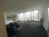 Foto - Heller Büroraum mit Aussicht am Hbf Freiburg
