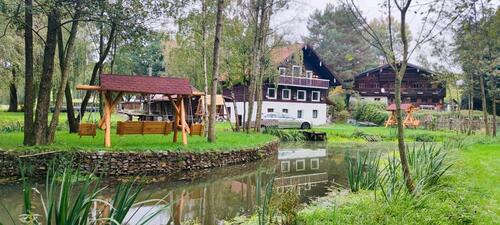 Foto - Charmantes Bauernhaus mit 2200 m2 parkähnlichem Grundstück