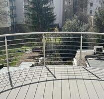 Neuwertige Wohnung mit vier Zimmern, Vollbad und EBK, Traumterrasse in Freiberg