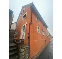 3 Familienhaus - 260.000,00&nbsp;EUR Kaufpreis, ca.&nbsp; 120,00&nbsp;m&sup2; in Ochsenfurt (PLZ: 97199)