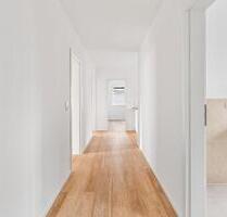 Neu renovierte 90 qm 3 Zi. Wohnung in Metzingen (Weinberg-Lage)