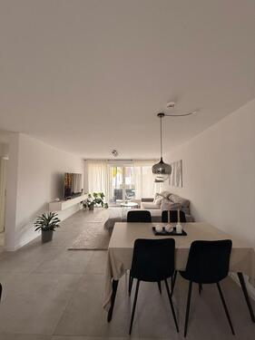 Foto - Stilvolle 3-Zimmer-Wohnung mit moderner EBK & Granitarbeitsplatte