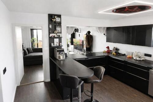 Foto - 4 Zimmerwohnung mit tollem Ausblick, Einbauküche + Garage