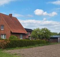 Zwei Einfamilienhäuser auf großzügigem Grundstück - Wittingen Knesebeck