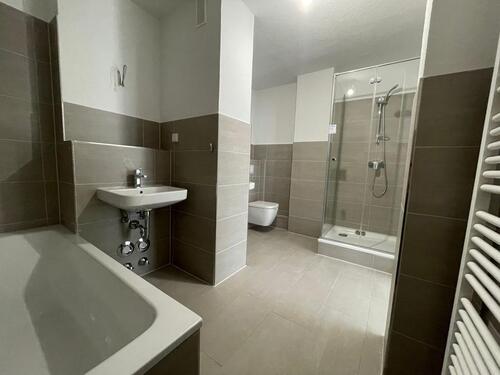 Foto - *Erstbezug nach Kernsanierung*Aufzug*Balkon*grüne Lage*