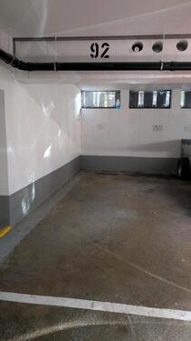 Foto - Tiefgaragenstellplatz zu vermieten