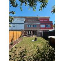 Modernes Reihenhaus top Lage - 650.000,00&nbsp;EUR Kaufpreis, ca.&nbsp; 148,00&nbsp;m&sup2; in Altdorf (PLZ: 84032)