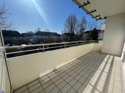 Foto - *moderne und renovierte Balkonwohnung mit Tageslichtbad*