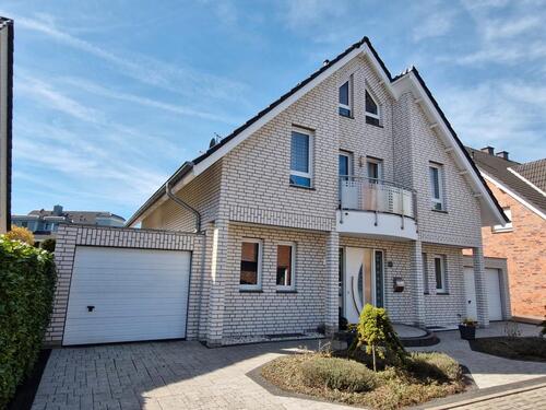 Foto - Stilvolles Einfamilienhaus 'An der Langst' - in traumhafter Lage!