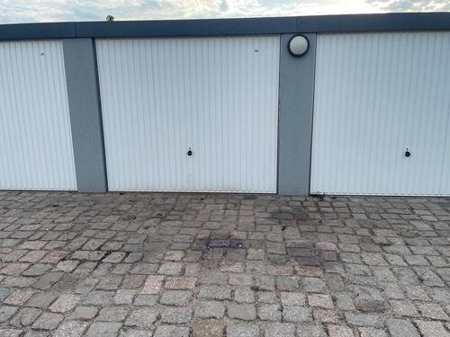 Foto - Garage zu vermieten - 90,00 EUR Miete,