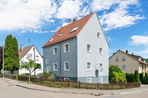 Foto - Frisch sanierte, helle 3-Zimmer-Wohnung mit Stellplatz und Garten
