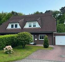 Wohnen am Waldrand: Doppelhaus in Sandkrug - Hatten
