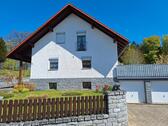 Foto - Zweifamilienhaus mit großem Grundstück in ruhiger Lage