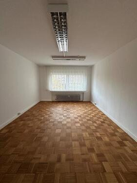 Foto - Attraktives, helles Büro mit Blick auf den Neutorplatz Dinslaken