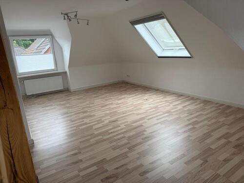 Foto - Helle 2,5-Zimmer-Wohnung - 890,00&nbsp;EUR Kaltmiete, ca.&nbsp; 75,00&nbsp;m&sup2;