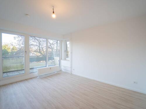 Foto - Umfänglich sanierte 2-Zimmer-Wohnung mit BALKON und EBK im Zentrum von Schnelsen