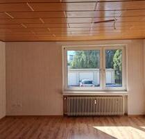 Anfragen NUR per Email. Hochparterre 2-Zi. Wohnung mit Balkon in Bremerhaven-Wulsdorf.