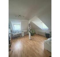 WG-geeignete 2-Zimmer-Dachgeschosswohnung in Würzburg