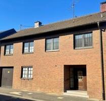 Wohen & Arbeiten: Einfamilienhaus mit Halle auf 939 m² Grundstück - Euskirchen Dom-Esch