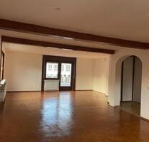 5 Zimmer Wohnung - 1.300,00&nbsp;EUR Kaltmiete, ca.&nbsp; 146,00&nbsp;m&sup2; in Wimsheim (PLZ: 71299)