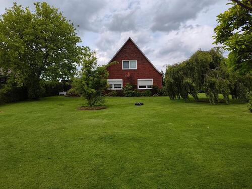 Foto - Einfamilienhaus – mit riesigem Grundstück & Bauplatz-Potenzial!