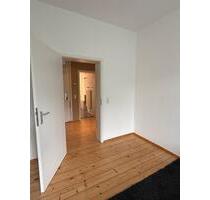 Untermiete bis Anfang Januar: Altbauwohnung - ruhig & zentrumsnah - Wiesbaden Südost