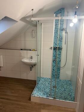 Foto - Neu renovierte 2ZKB Dachgeschosswohnung