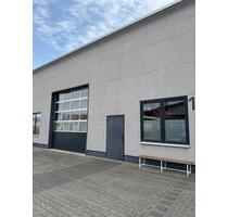 Multifunktionshalle - 2.840,00 EUR Kaltmiete, ca.  7,00 m² in Kronau (PLZ: 76709)