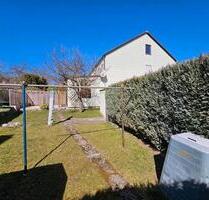 Reiheneckhaus mit Garten, zwei Garagen in Bayreuth - Top Lage