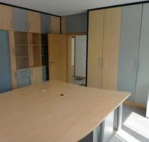 Modernes Büro in ruhiger Lage - 1.000,00&nbsp;EUR Kaltmiete, ca.&nbsp; 125,00&nbsp;m&sup2; in Nümbrecht (PLZ: 51588)