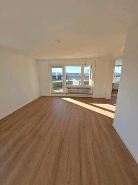 Foto - exklusive 2,5-Zimmer-Penthouse-Wohnung frisch renoviert