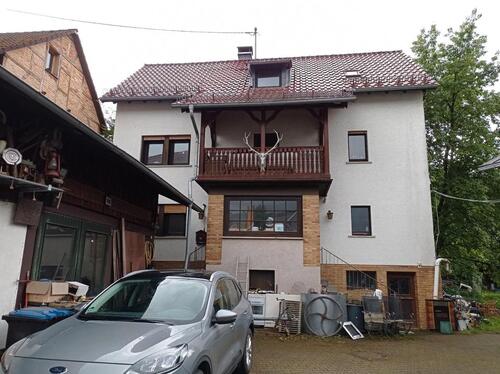 Foto - Wohnhaus in Weilrod Ortsteil Gemünden mit Werkstätten