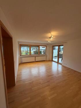 Foto - Helle 3,5 Zimmer EG - Wohnung mit Balkon