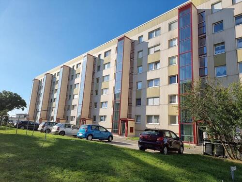 Foto - Erstbezug nach Sanierung - Kleine Dreiraumwohnung mit Balkon