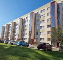 Erstbezug nach Sanierung - Kleine Dreiraumwohnung mit Balkon - Crimmitschau