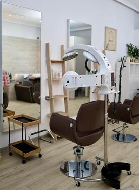 Foto - rbeitsplatz für FriseurHairstylist im Zentrum Baden-Baden