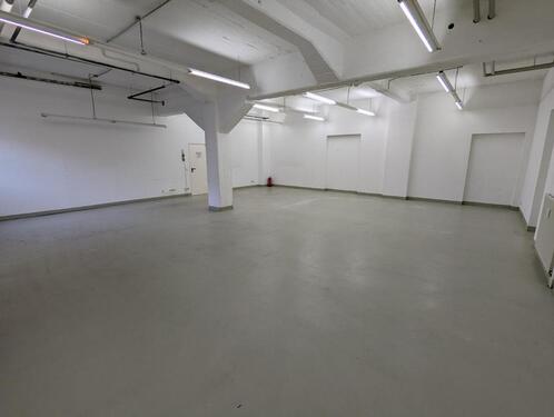 Foto - Beheizte Lagerfläche 108 m² mit Rampe & elektrischem Rolltor – ab